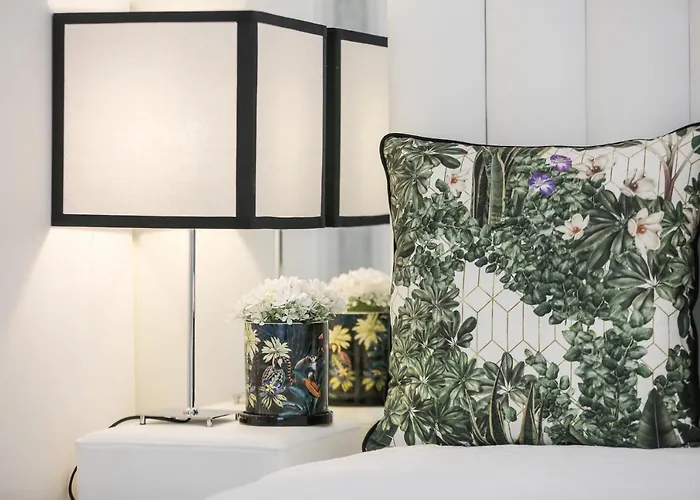 Dina House Avo Mariana *