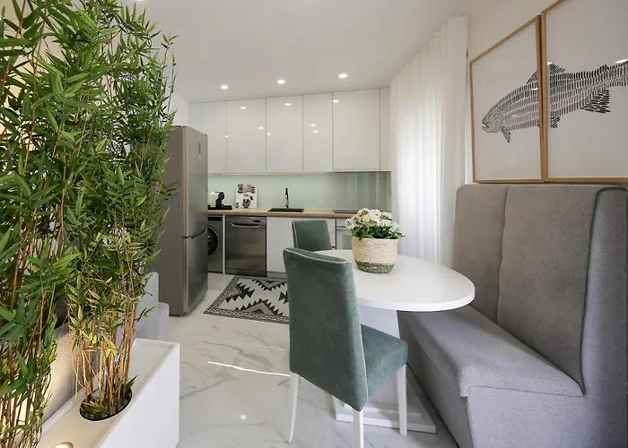 Dina House Avo Mariana *