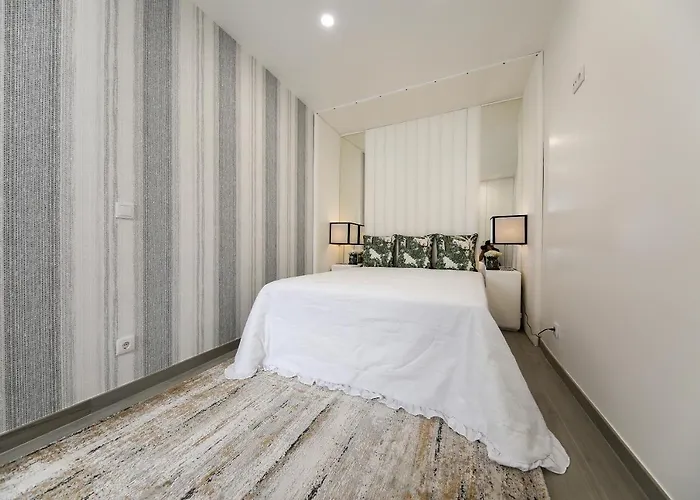 Dina House Avo Mariana Apartment Nazaré